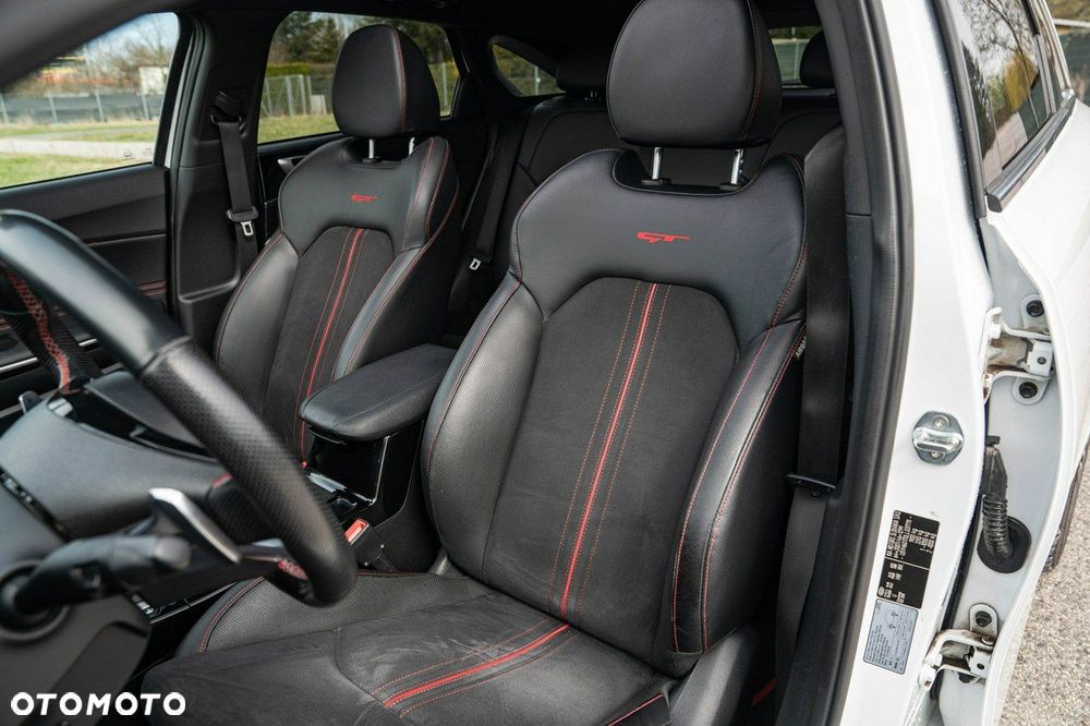 Kia ProCeed - 23