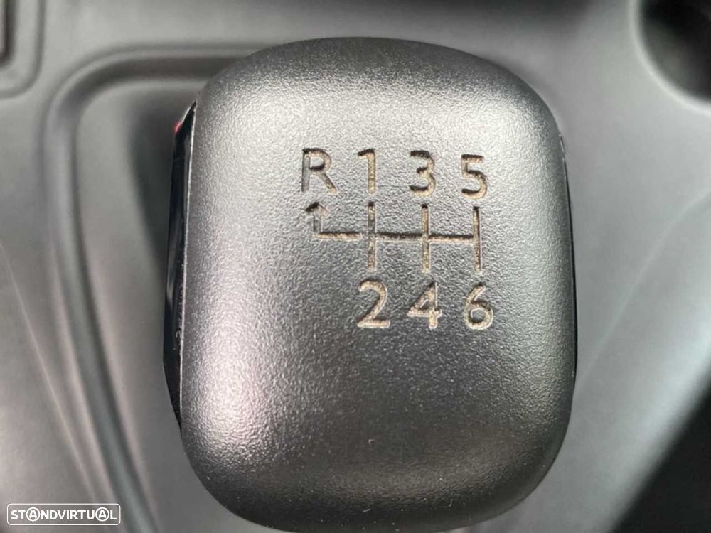 Peugeot Partner Outro - 13