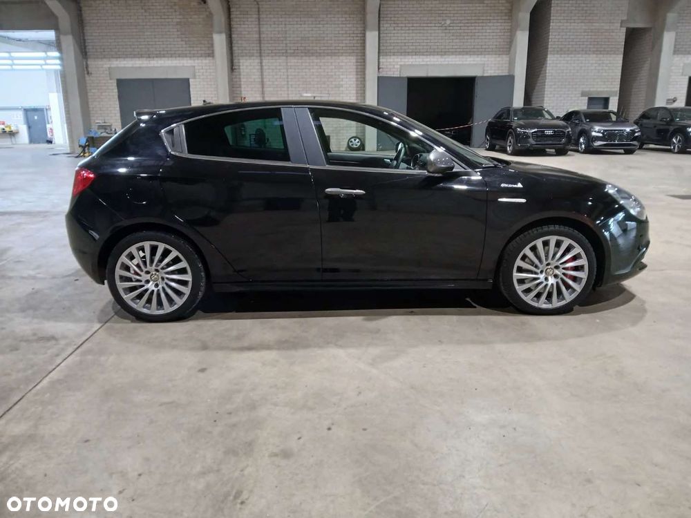 Alfa Romeo Giulietta 2015 photo 3