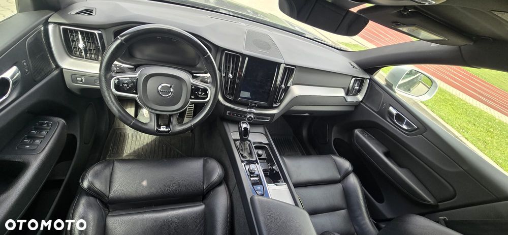 Volvo XC 60 D3 SCR R-Design - 5