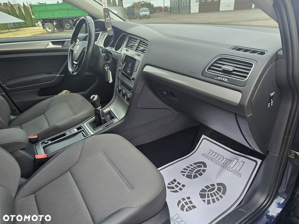 Volkswagen Golf - 27