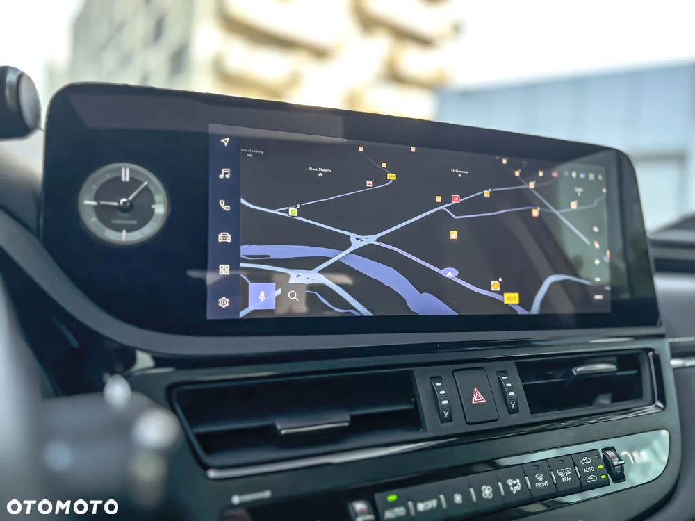 Lexus ES 300h Business Edition - 21