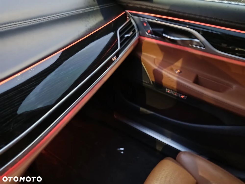 BMW Seria 7 730d xDrive - 35