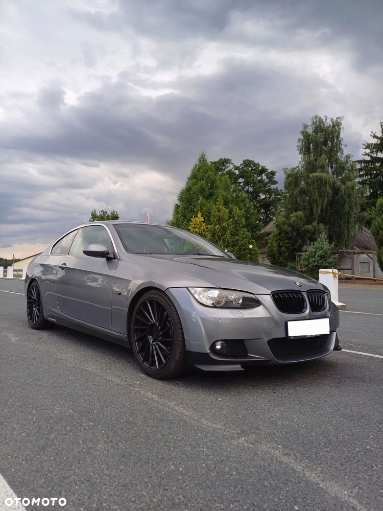 BMW Seria 3 325i Coupe - 1
