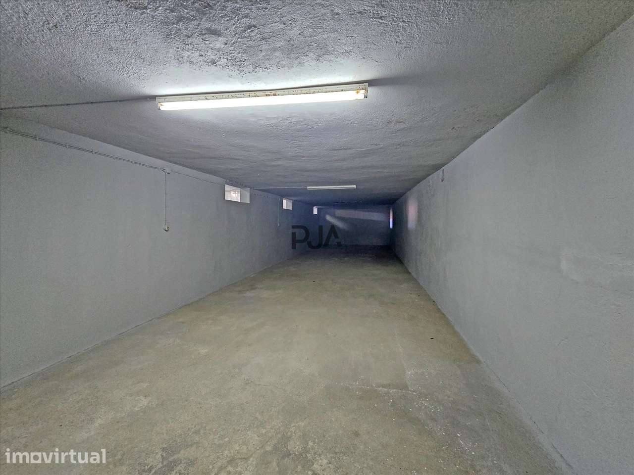 Garagem / Lugar de Estacionamento / Armazém /Arrumos no Bairro de Sant - Grande imagem: 5/10