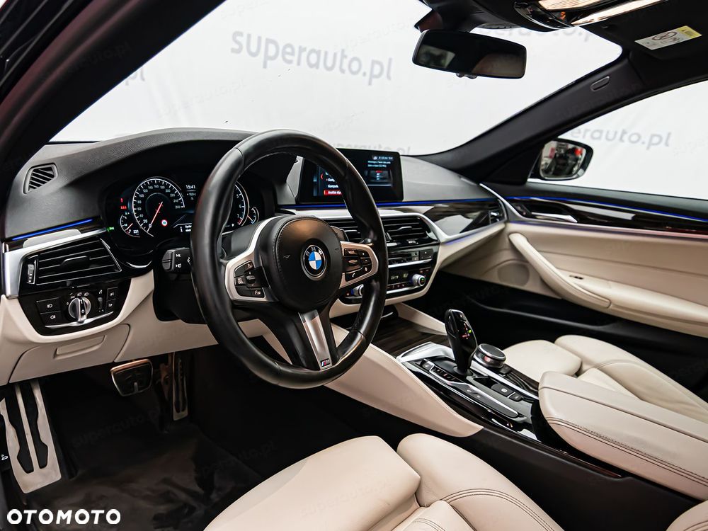 BMW Seria 5 530i xDrive - 12