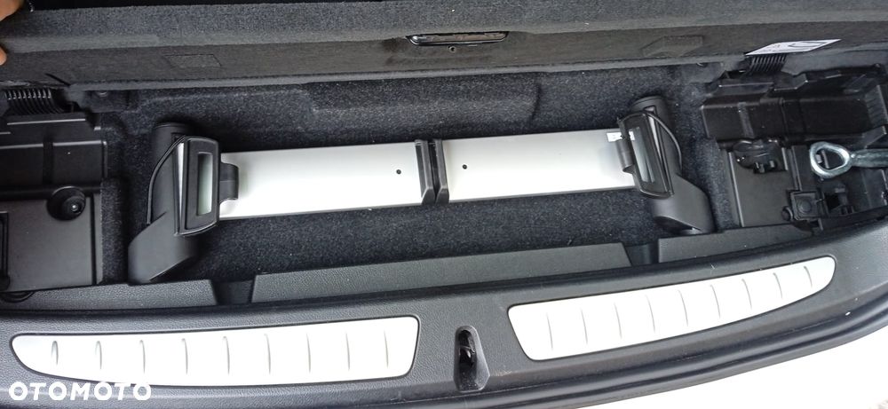 BMW Seria 3 318d - 12