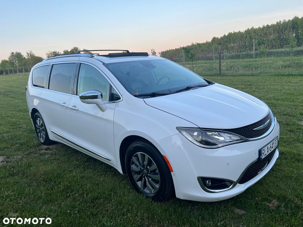 Chrysler Pacifica - 2