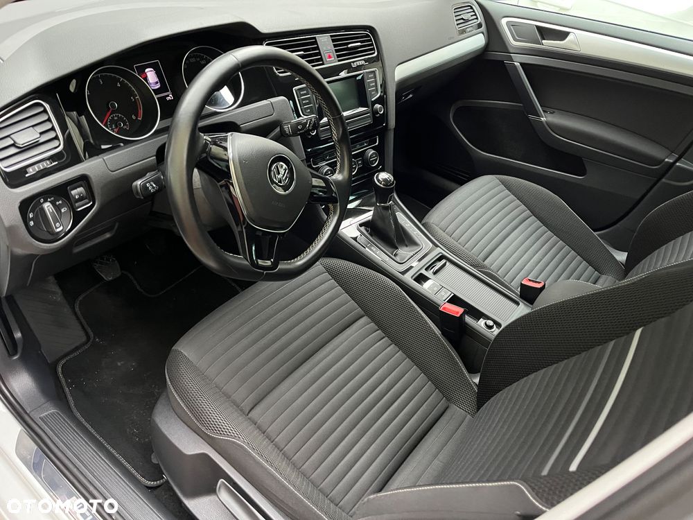 Volkswagen Golf - 7