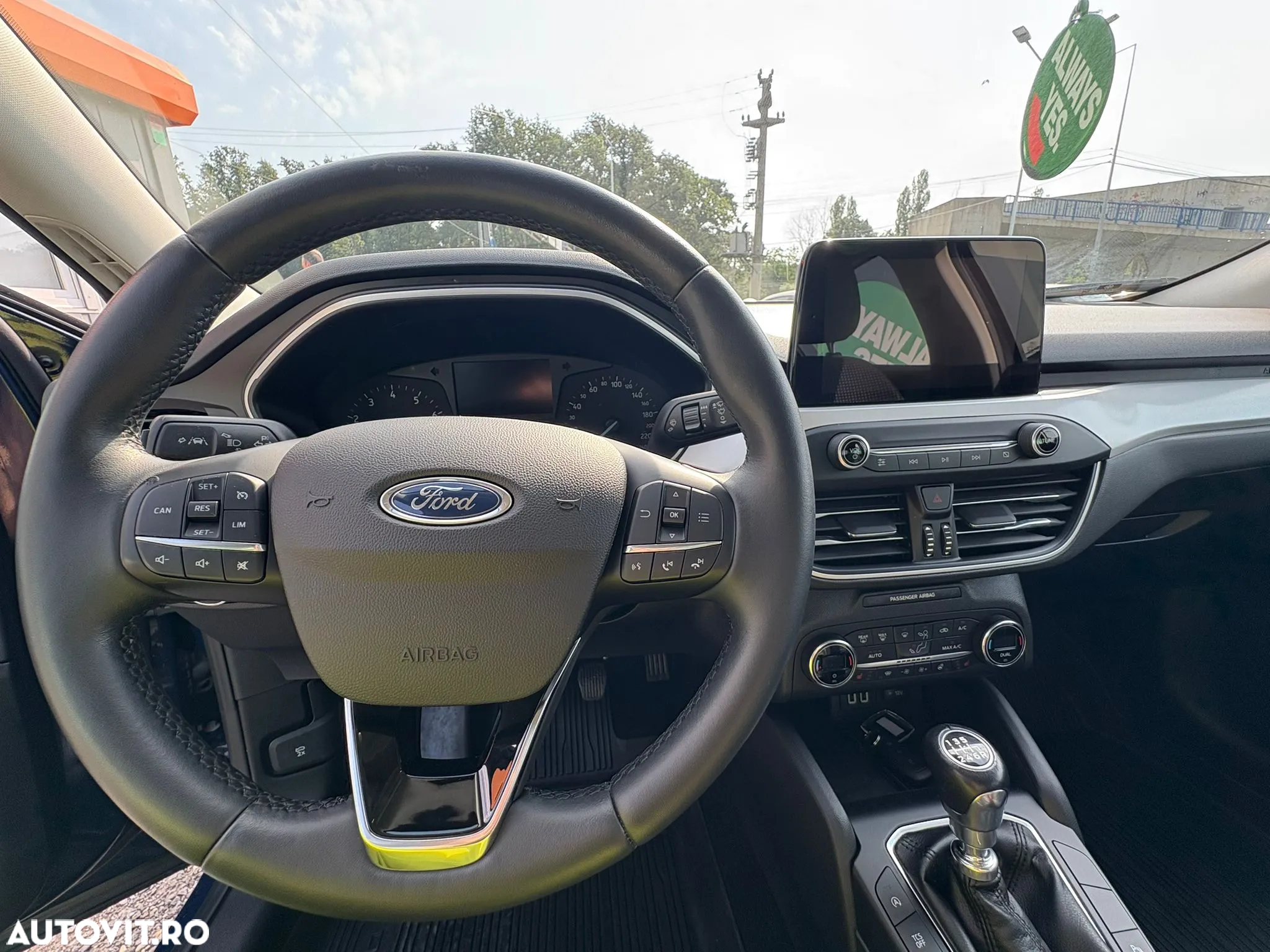 Ford Focus 1.0 EcoBoost Titanium - 11