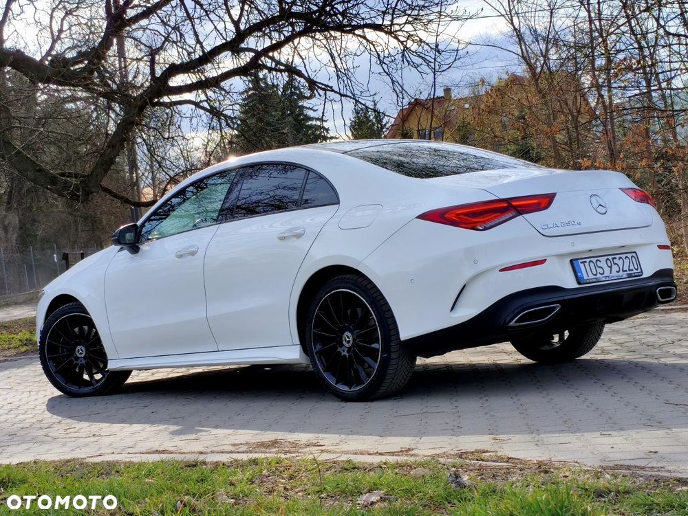 Mercedes-Benz CLA 250 E AMG Line 8G-DCT - 3