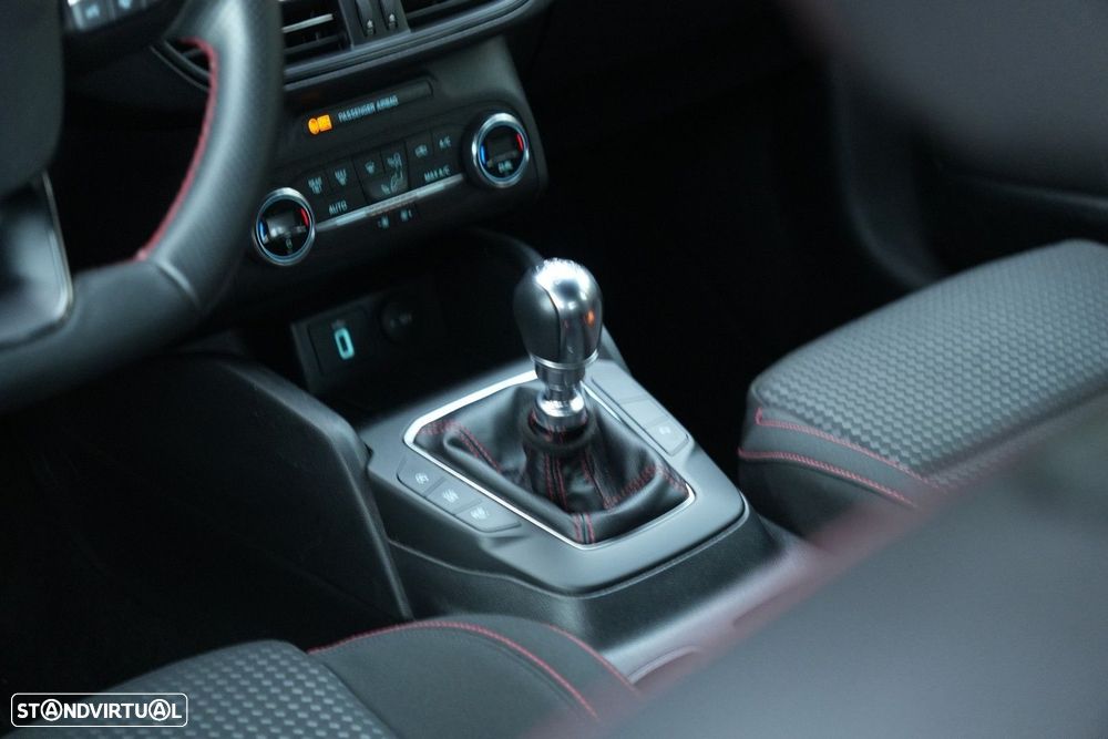 Ford Focus 1.0 EcoBoost MHEV ST-Line - 13