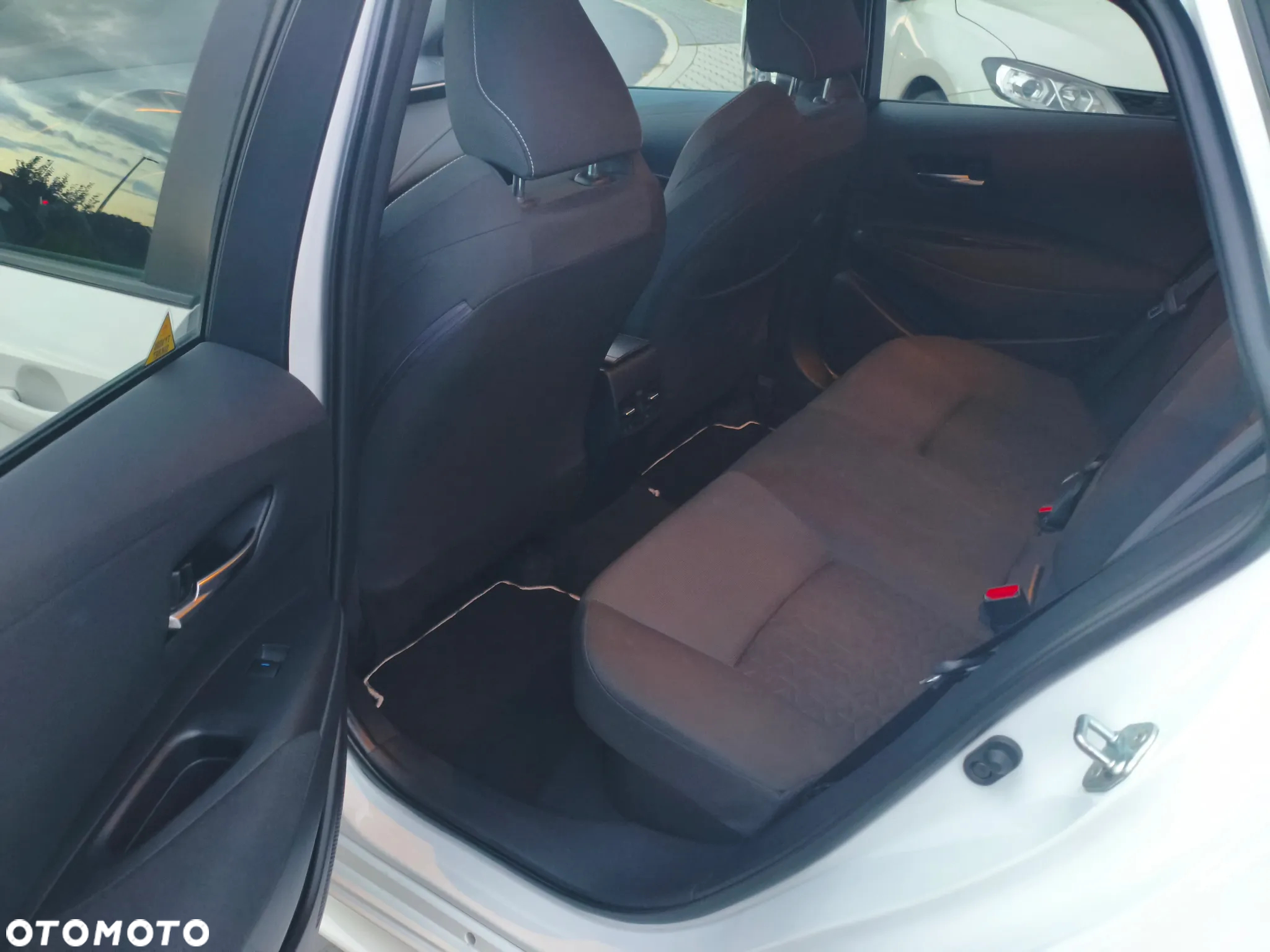 Toyota Corolla 2.0 Hybrid Trek - 31
