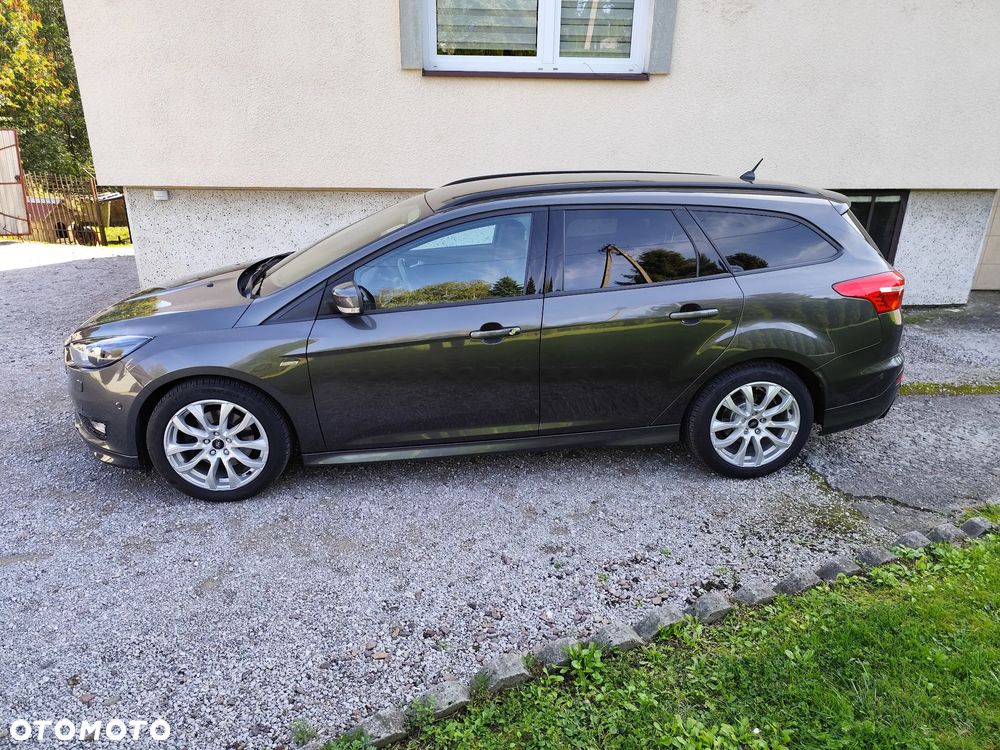 Ford Focus Turnier 1.5 EcoBoost Start-Stopp-System ST-Line - 2