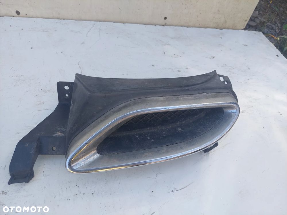 MERCEDES W213 KRATKA DYFUZORA TŁUMIKA ZDERZAKA  PRAWY TYŁ A2138853100 - 2