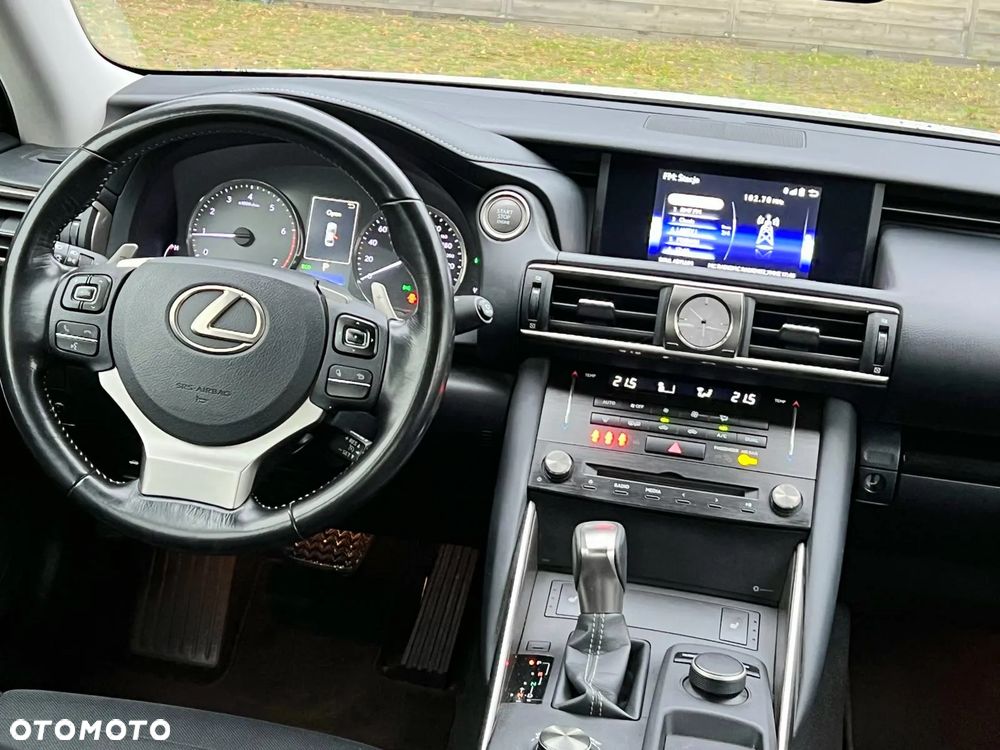 Lexus IS 200t Elite - 4