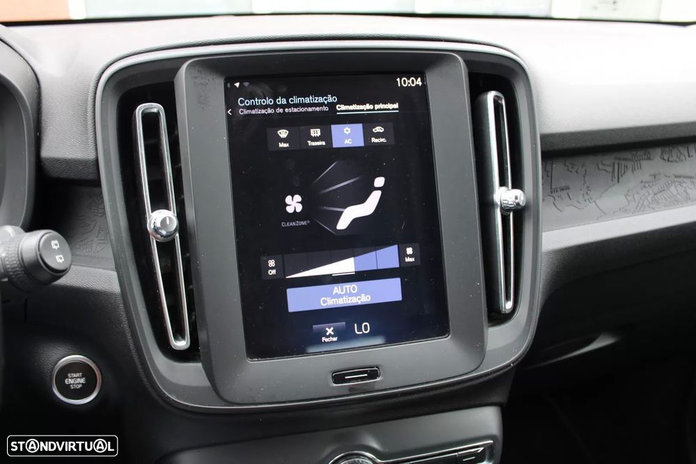 Volvo XC 40 2.0 D3 Momentum Geartronic - 24