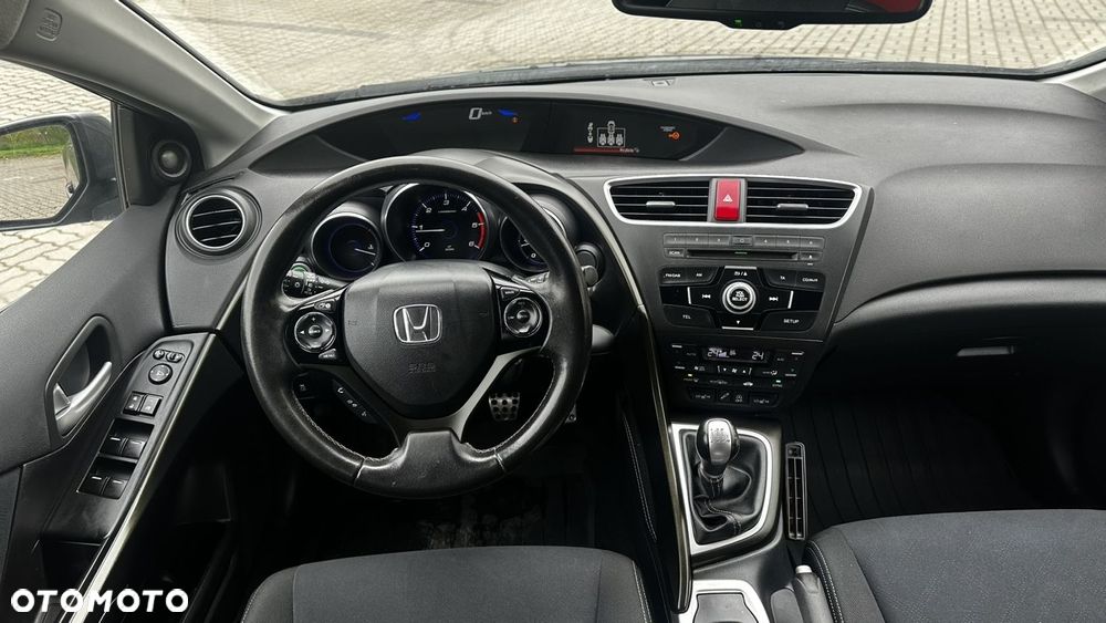 Honda Civic 1.6 i-DTEC Executive Black Edition - 26