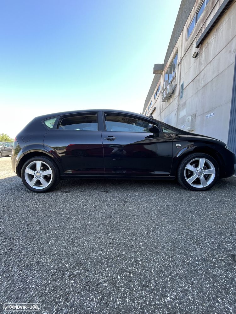 SEAT Leon 2.0 TDI DPF DSG FR - 7