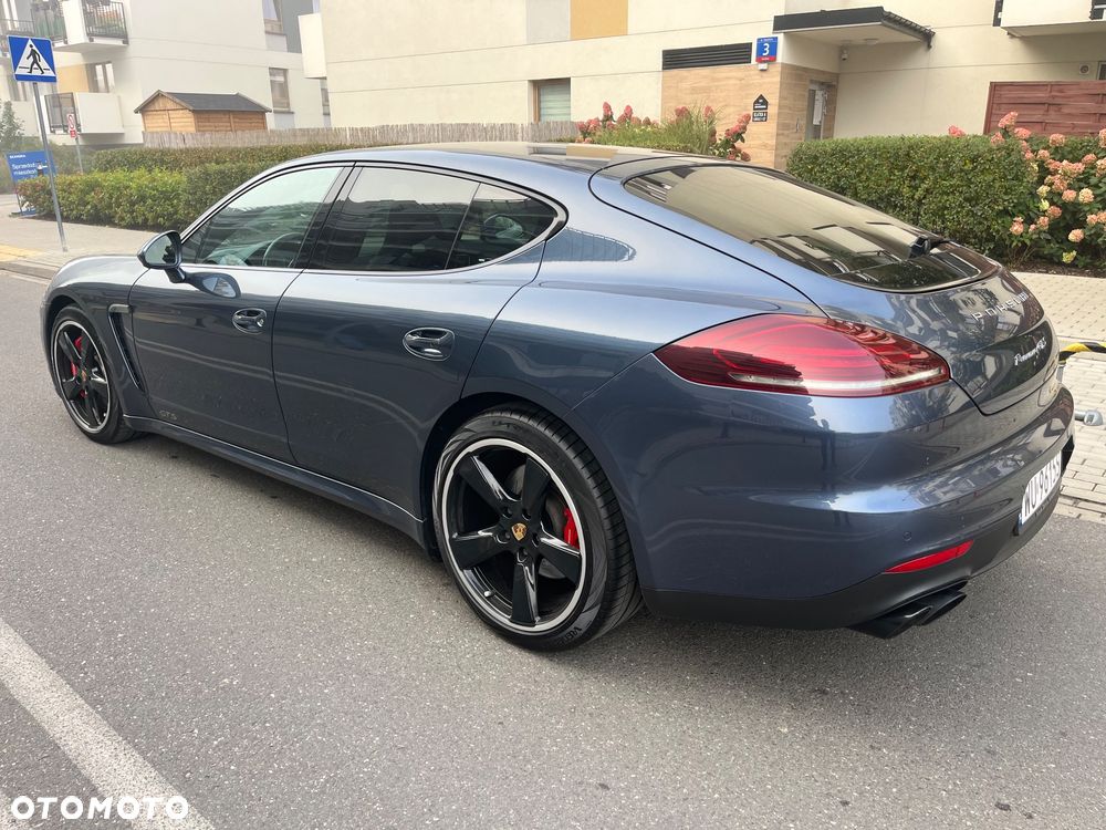 Porsche Panamera GTS - 4
