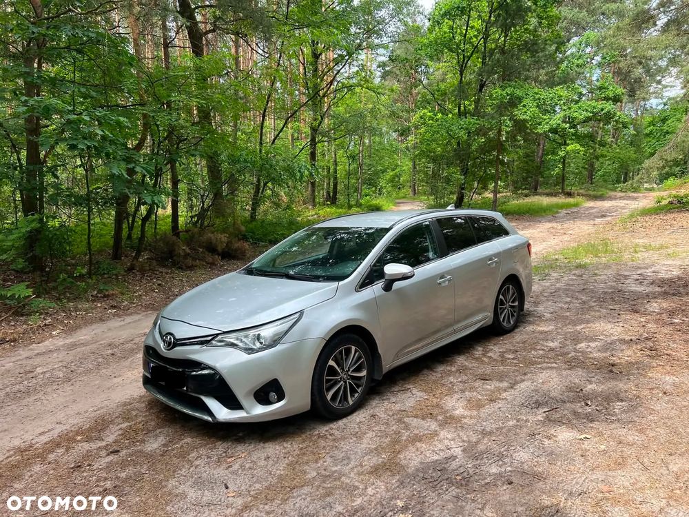 Toyota Avensis 2.0 D-4D Premium - 1