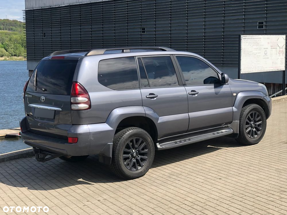 Toyota Land Cruiser - 18