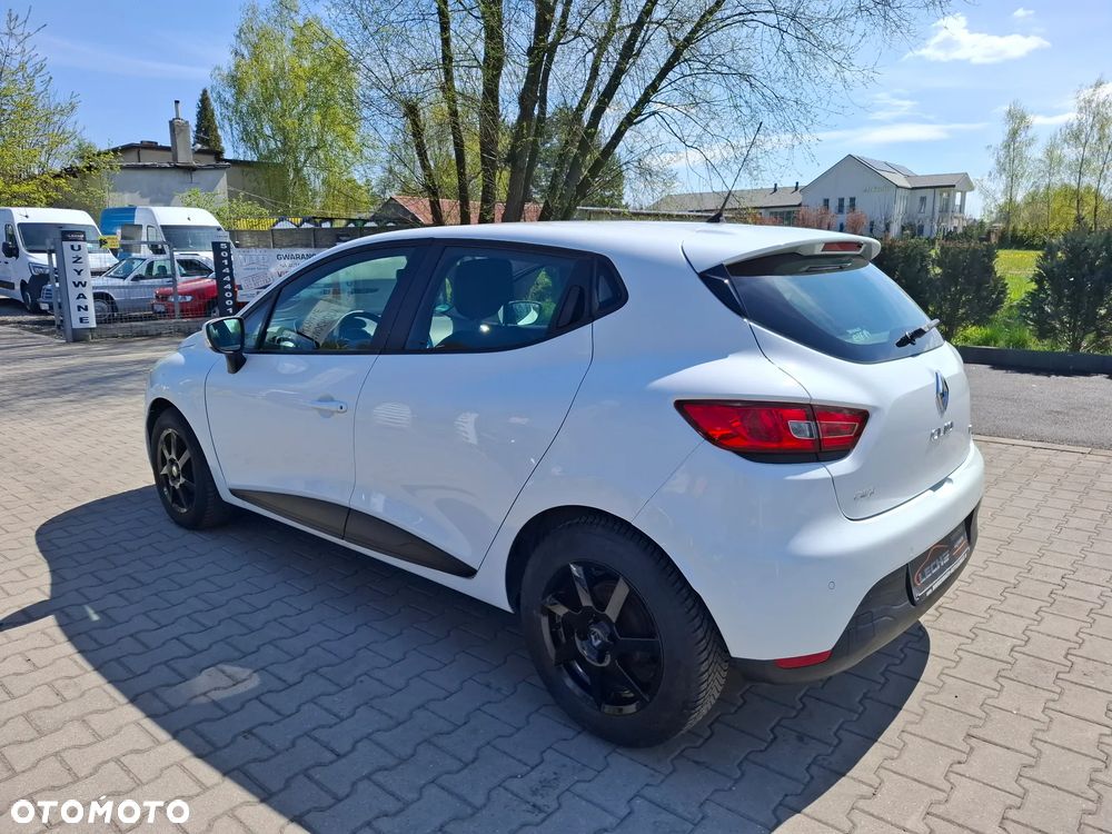 Renault Clio - 10