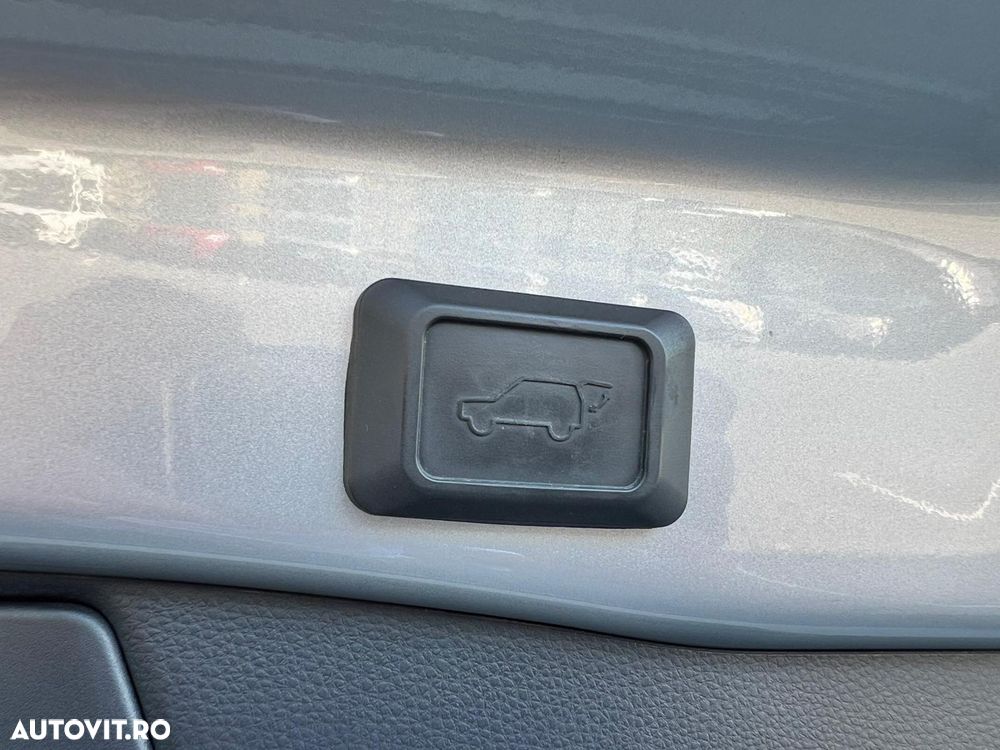 Toyota RAV4 2.5 VVT-iE 4x4 Luxury - 17