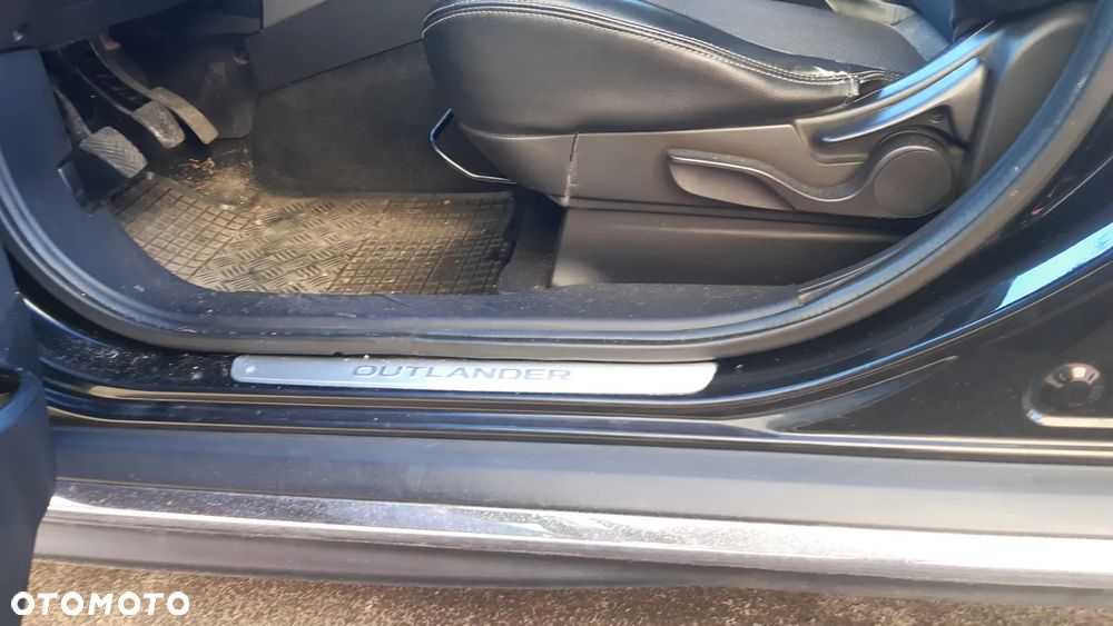 Mitsubishi Outlander 2.0 DID Intense + - 6