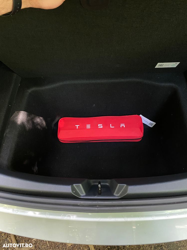 Tesla Model 3 - 21