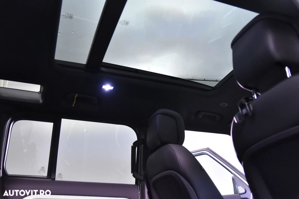 Land Rover Defender - 21