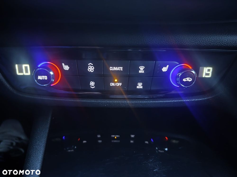 Opel Insignia - 32