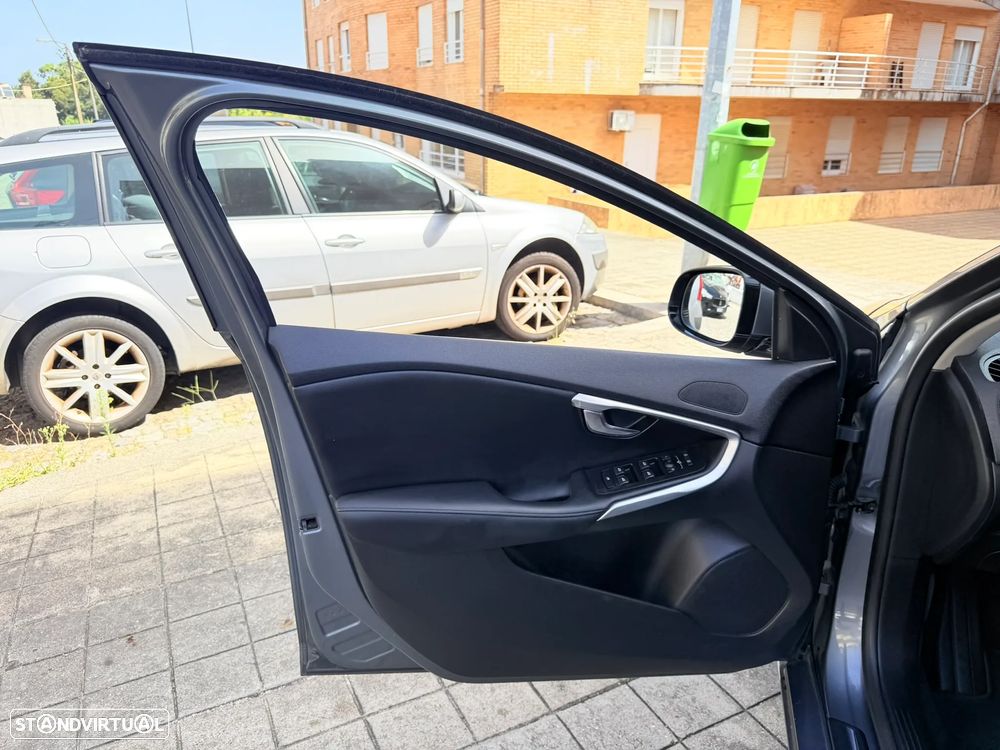 Volvo V40 D2 Momentum - 18
