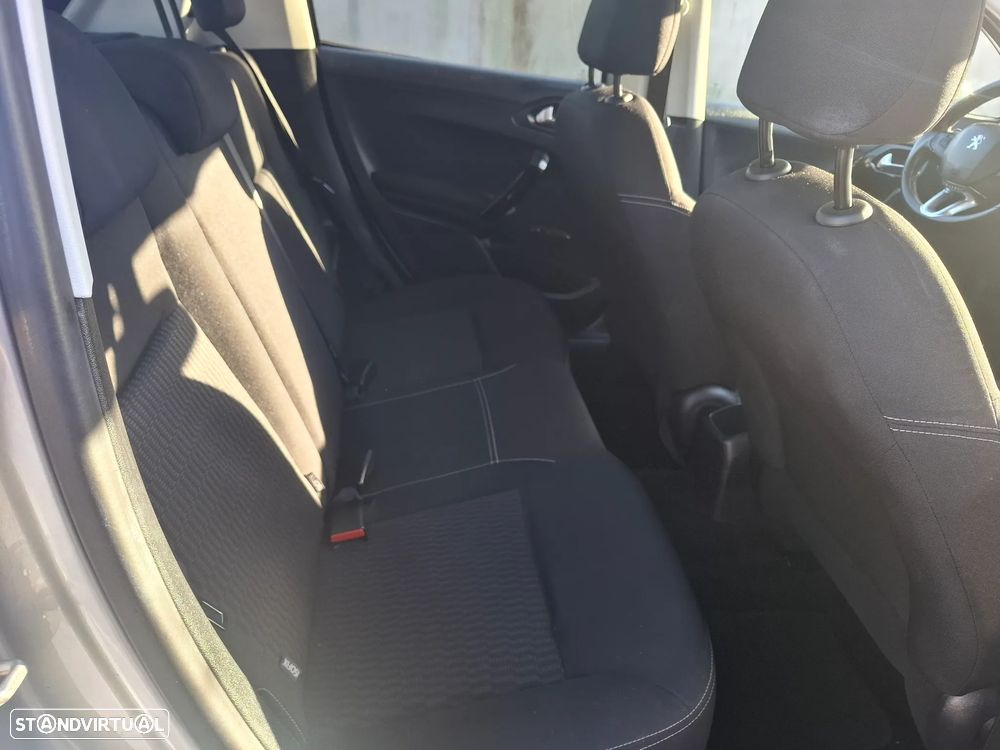 Peugeot 208 1.6 BlueHDi Style - 16