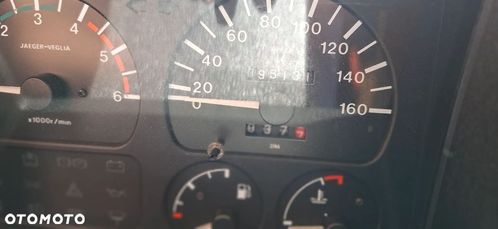 Nissan Trade - 11