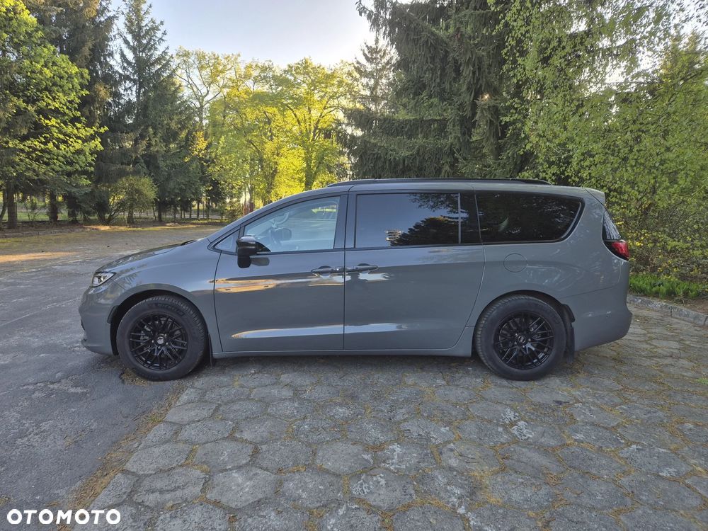 Chrysler Pacifica - 8