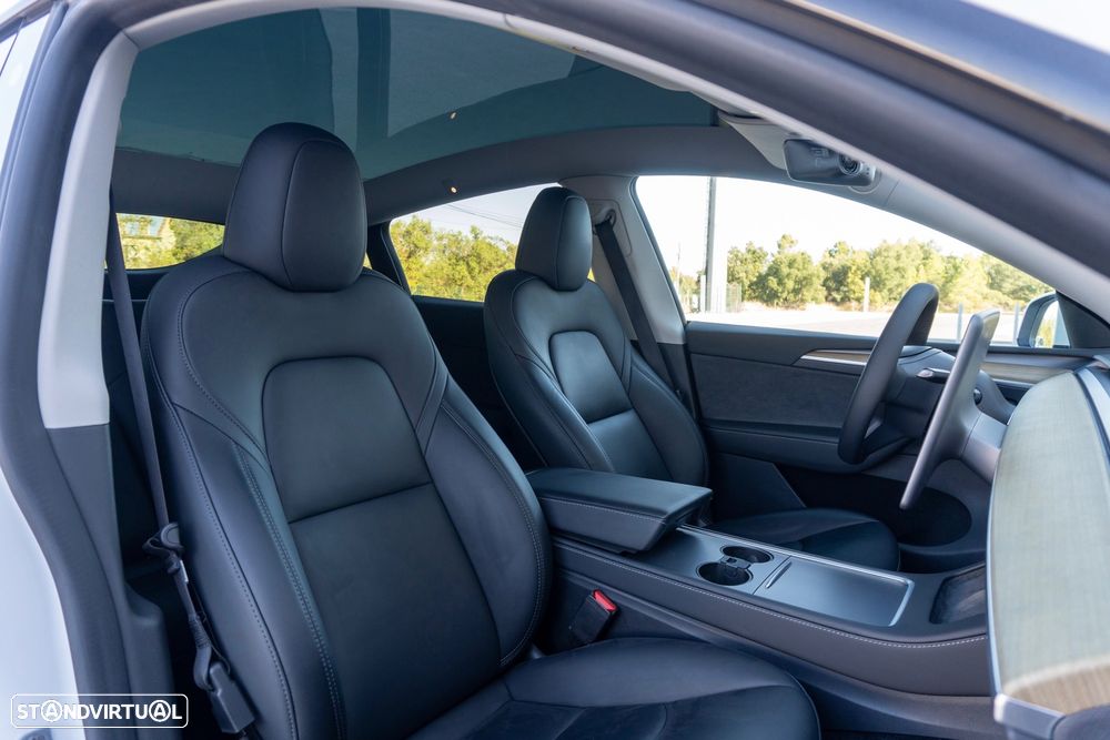 Tesla Model Y Standard - 25