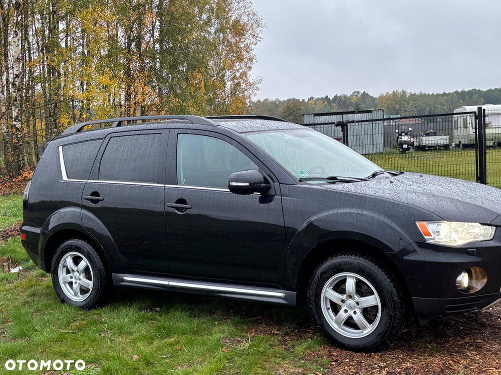 Mitsubishi Outlander 2013 photo 2