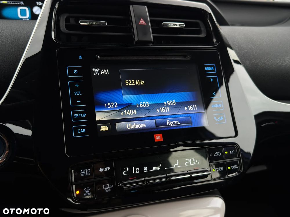 Toyota Prius 1.8 Hybrid Premium - 33