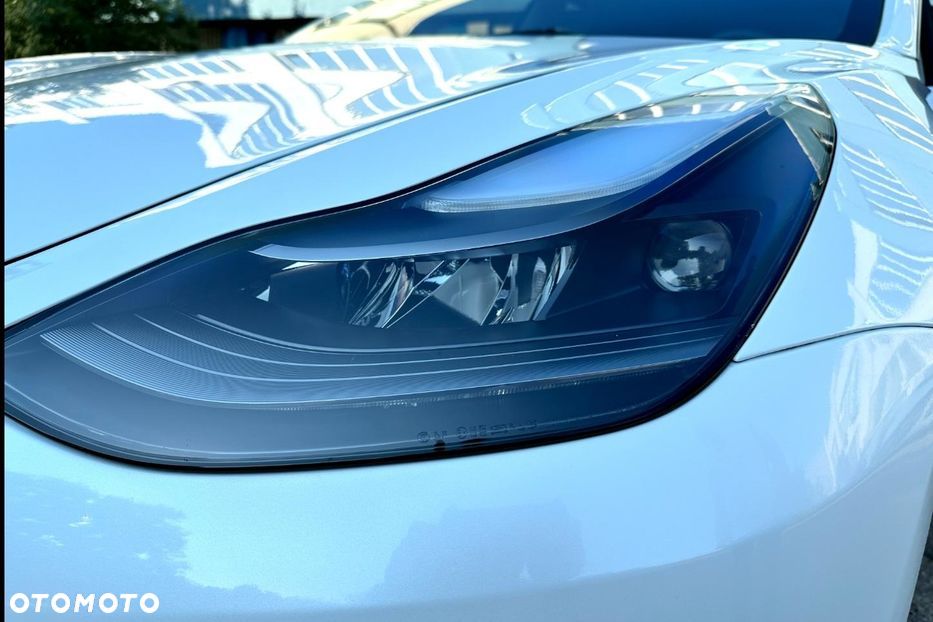 Tesla Model 3 Langstreckenbatterie Allradantrieb Dual Motor Performance - 4
