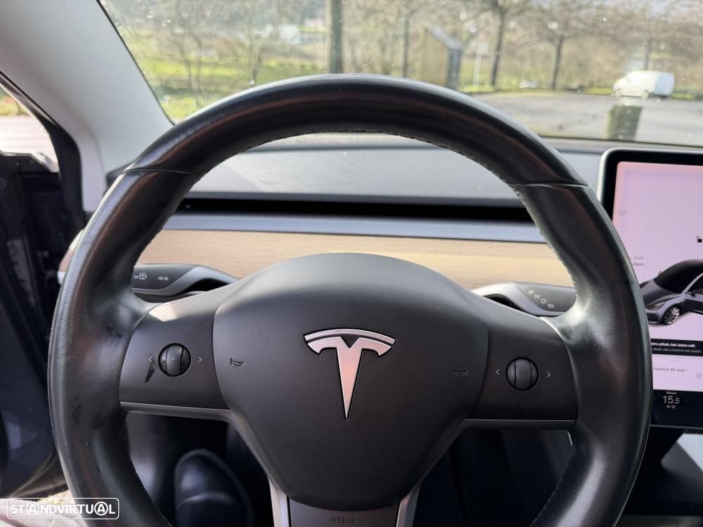 Tesla Model 3 Performance Dual Motor AWD - 24
