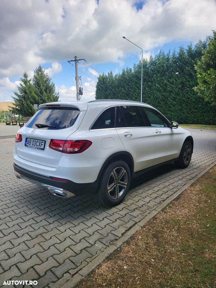 Mercedes-Benz GLC 250 4MATIC 9G-TRONIC - 3