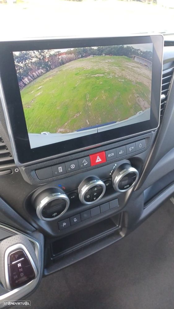 Iveco Daily 3.0 35C21HV A8 4100 18m3 - 14