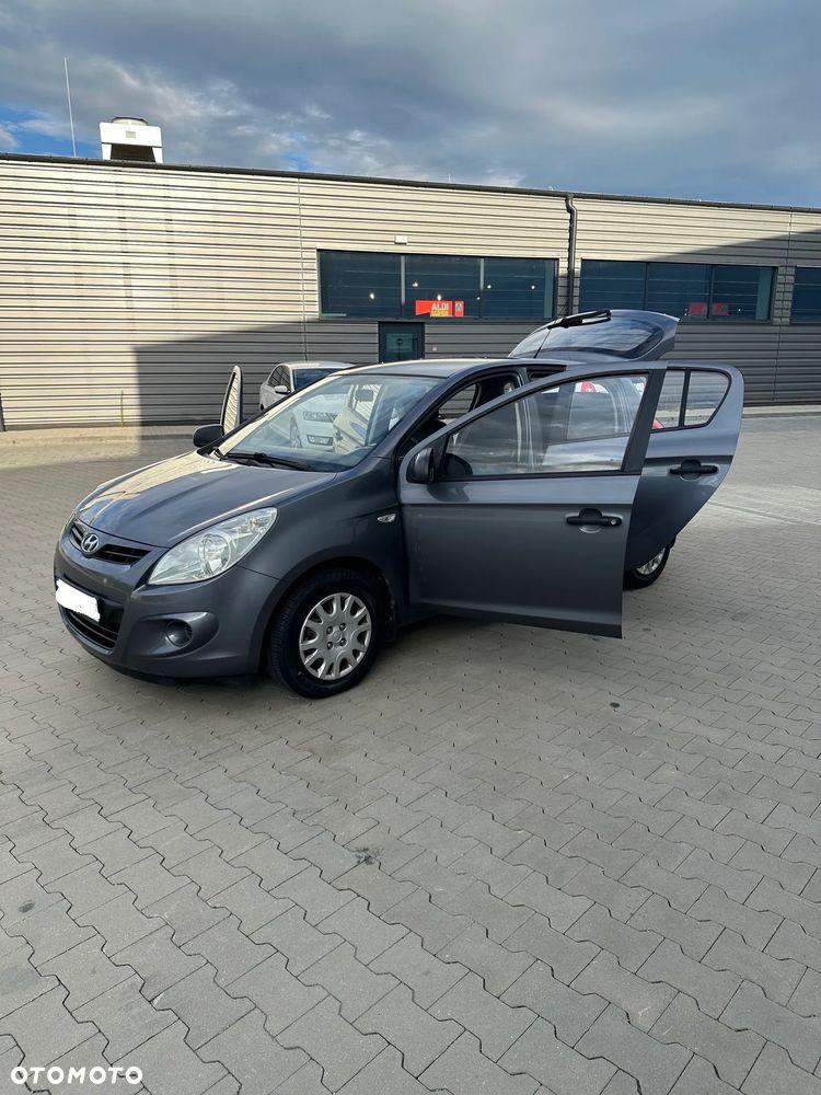 Hyundai i20 - 21