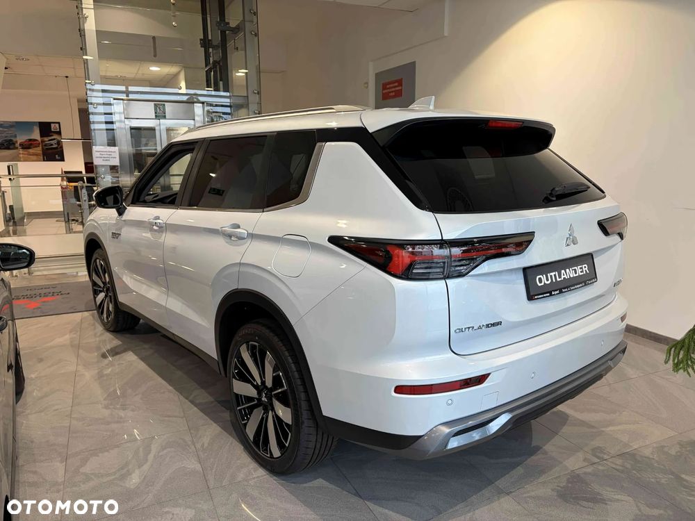 Mitsubishi Outlander Intense - 3