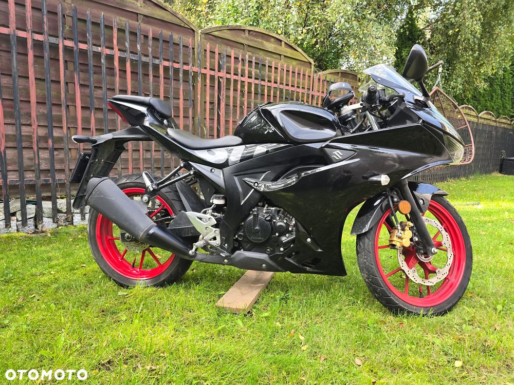 Suzuki GSX - 3