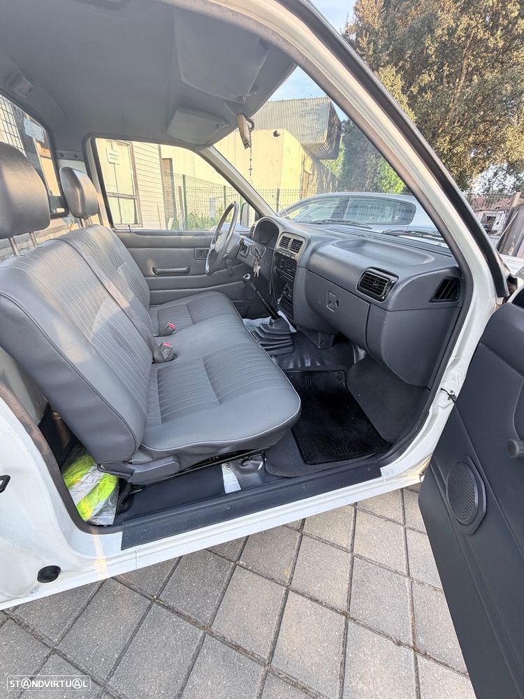 Nissan pick up 2.5 diesel 3 lugares com caixa atraz - 14