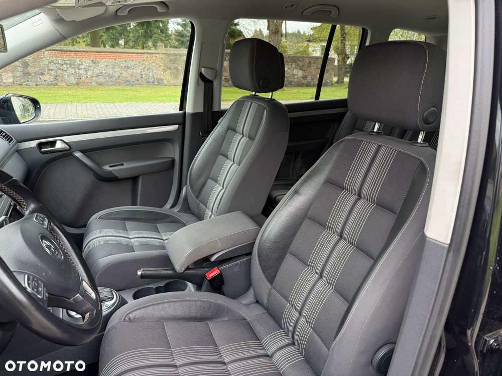 Volkswagen Touran 2.0 TDI DPF DSG MATCH - 12