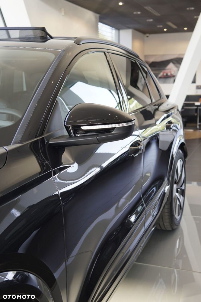 Audi Q6 e-tron - 16