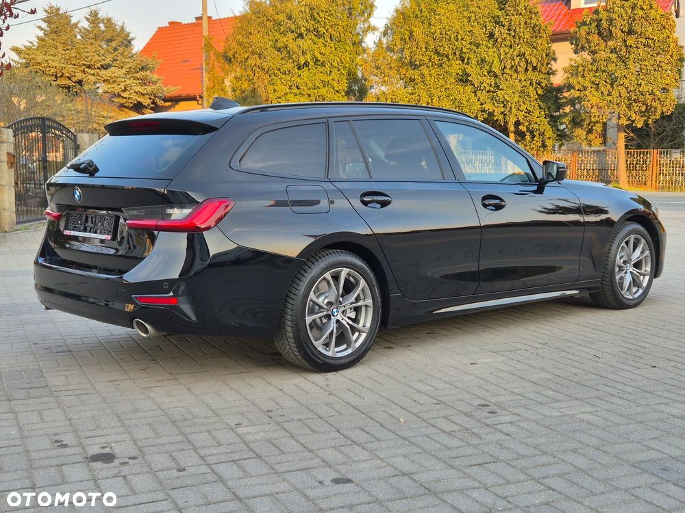 BMW Seria 3 330i Sport Line - 11